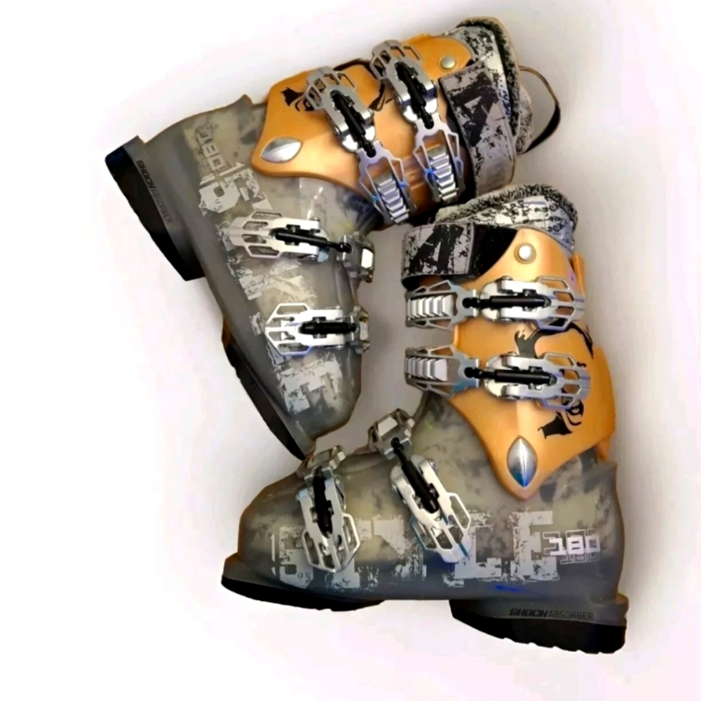 ALPINA SIZE 5.5 SKI BOOTS! GREAT CONDITION!